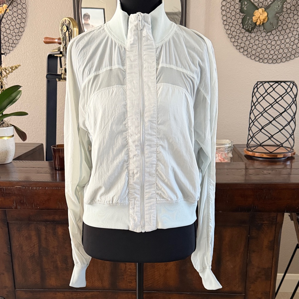 Lululemon Athletica Women's Serve It Jacket
